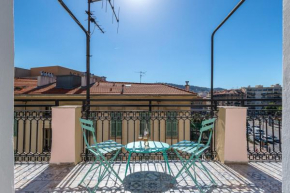 Squared Head-Apartment with Terrace in Nice